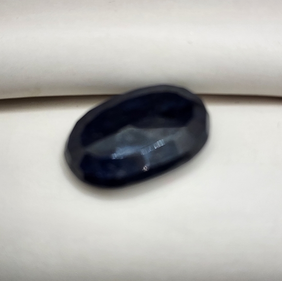 Natural Blue Sapphire - Picture 2 of 4
